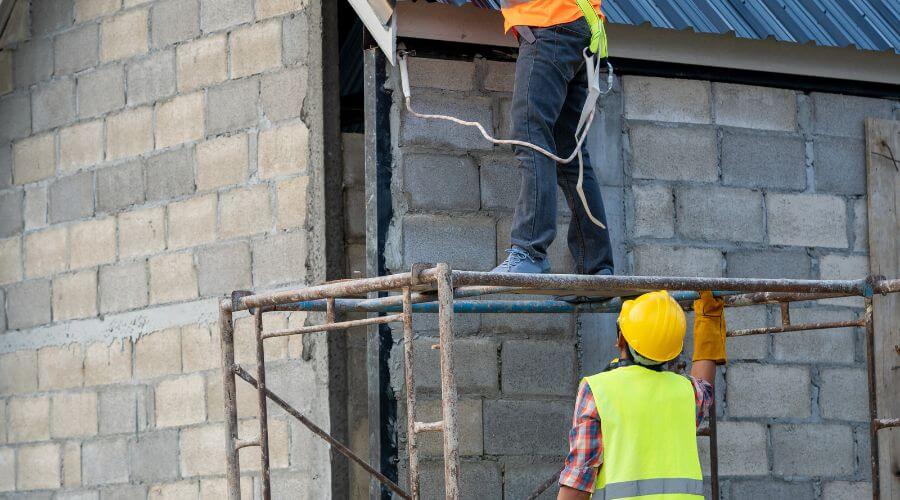 Expert Emergency Roof Repairs services in Lincoln, IL